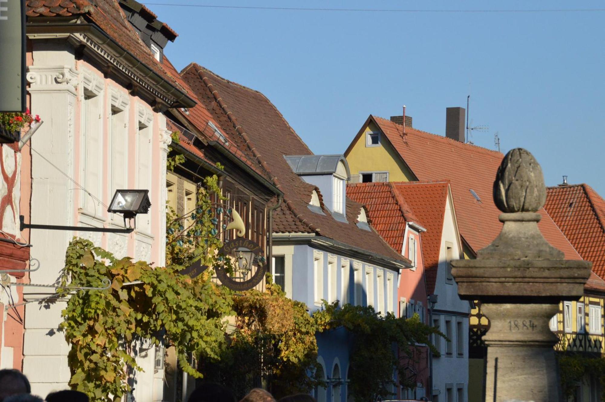 Gasthof Zum Storch Prichsenstadt Luaran gambar